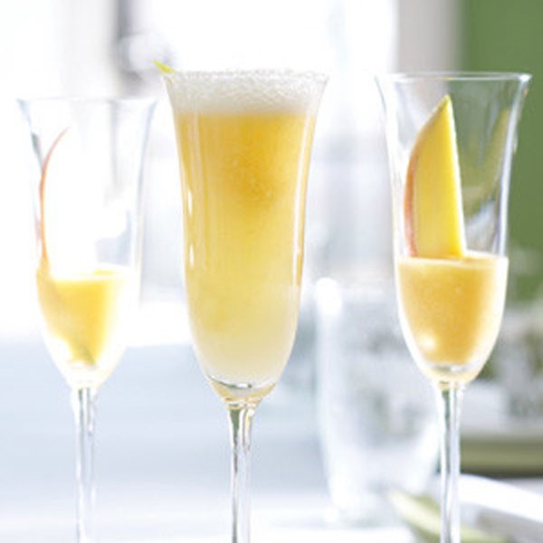 Bellini Mocktail in Glass